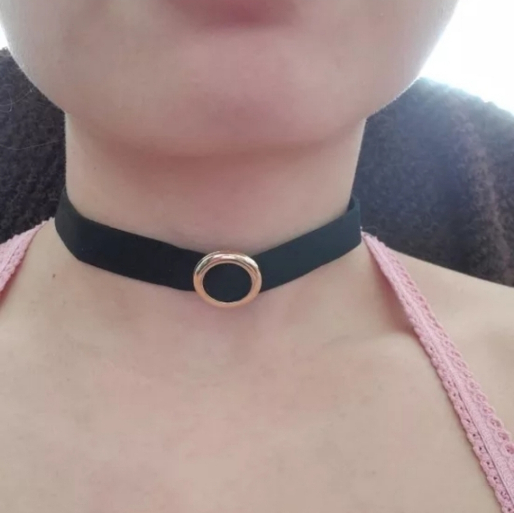 Choker Necklace Round Circle Pendant